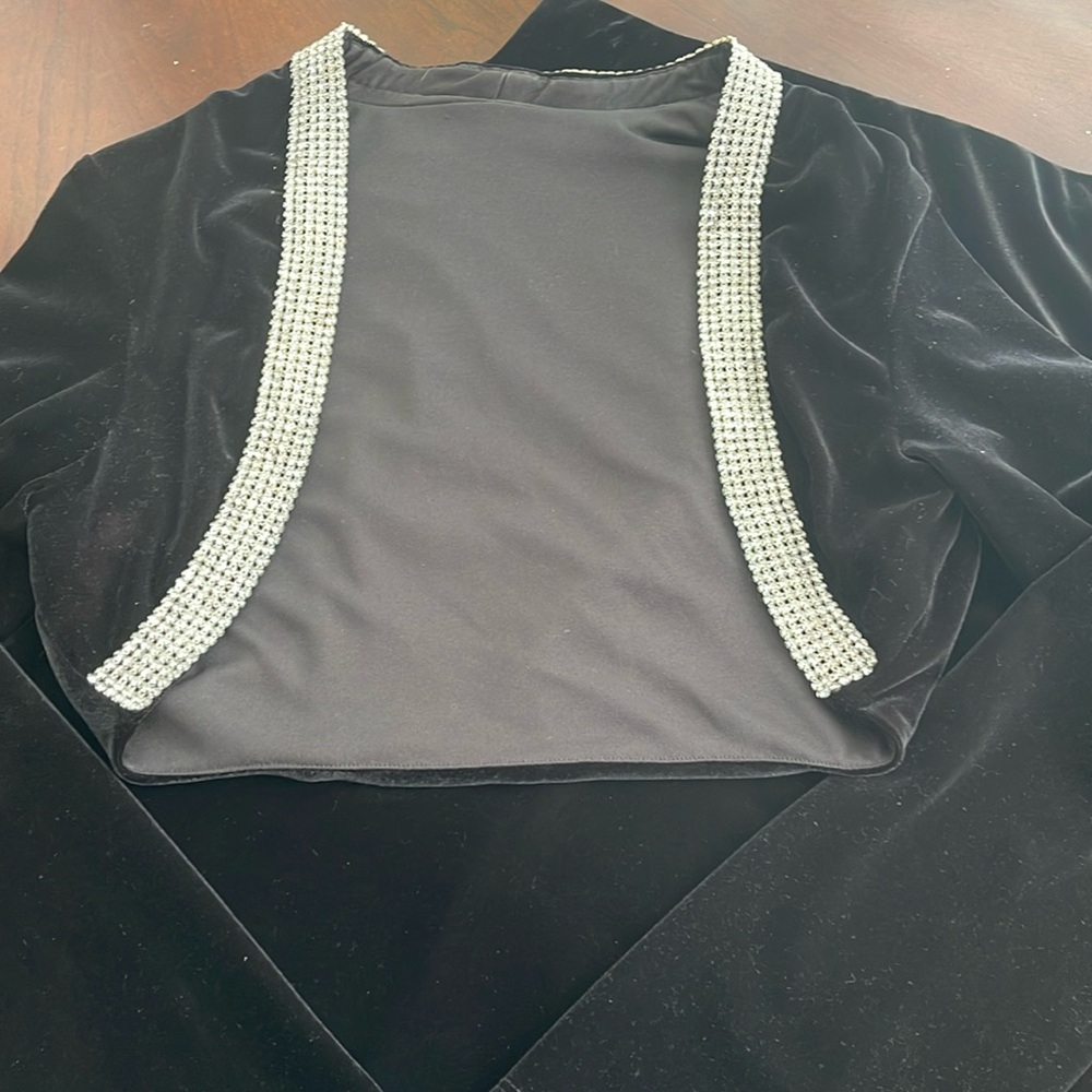 Carabella velvet crop jacket and matching skirt small